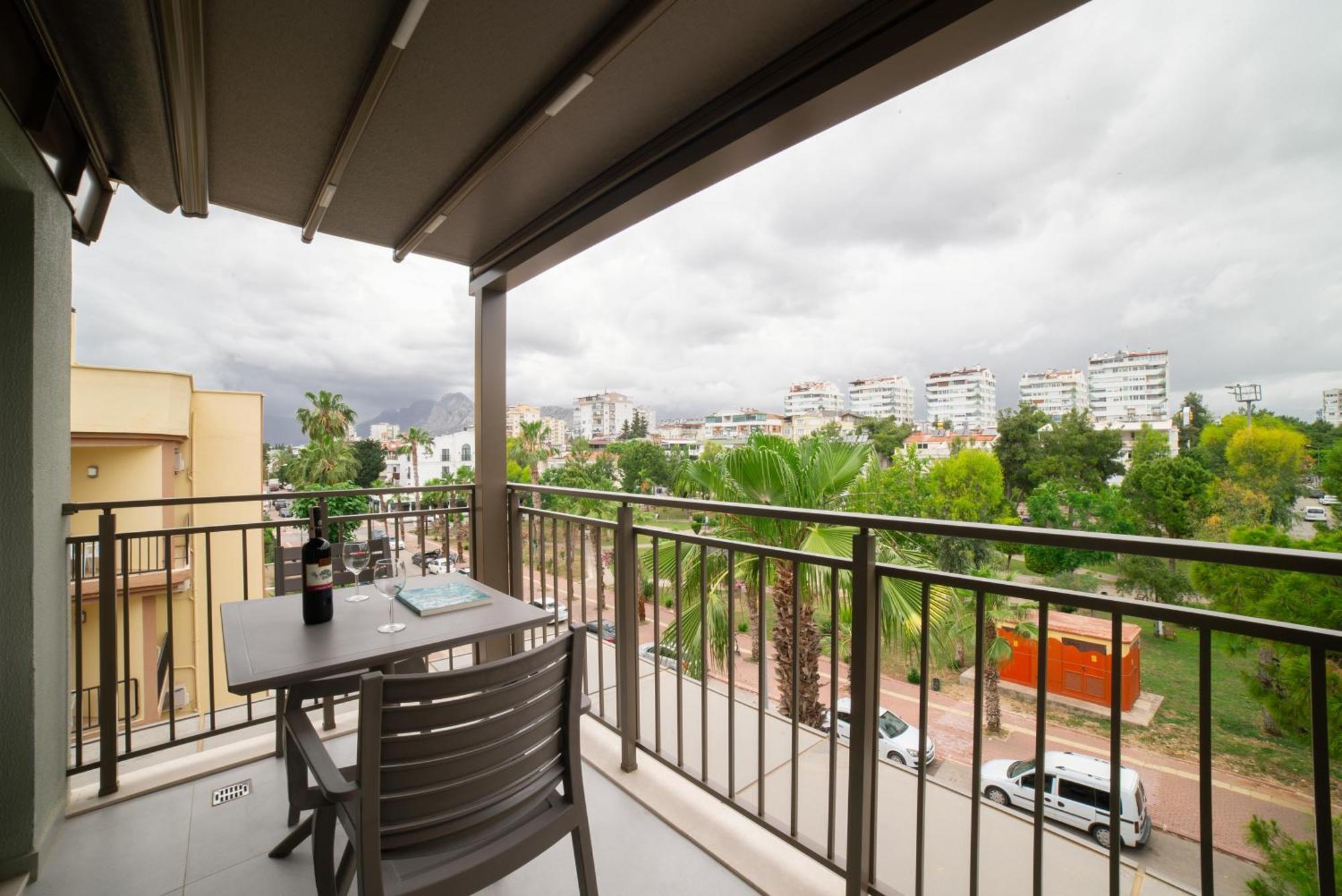 Bomo Suites Анталия Екстериор снимка
